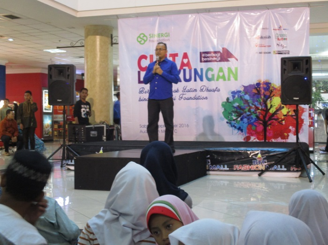 sinergi-foundation-gelar-silaturahim-anak-yatim-berbagi-bersinergi-cinta-lingkungan