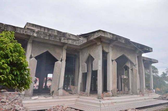 bangun-masjid-bangun-kehidupan-help-aceh
