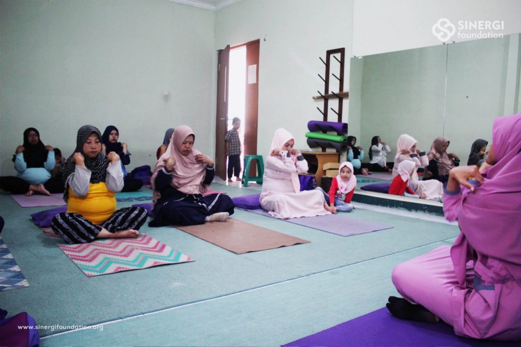 yoga hamil, rbc, rumah bersalin cuma-cuma, zakat, yoga, senam hamil