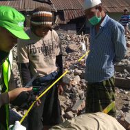 let's help lombok. bencana alam, huntara, masjid ramah gempa
