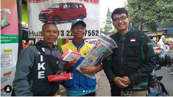 sedekah makan siang, sms, nasi goreng mafia