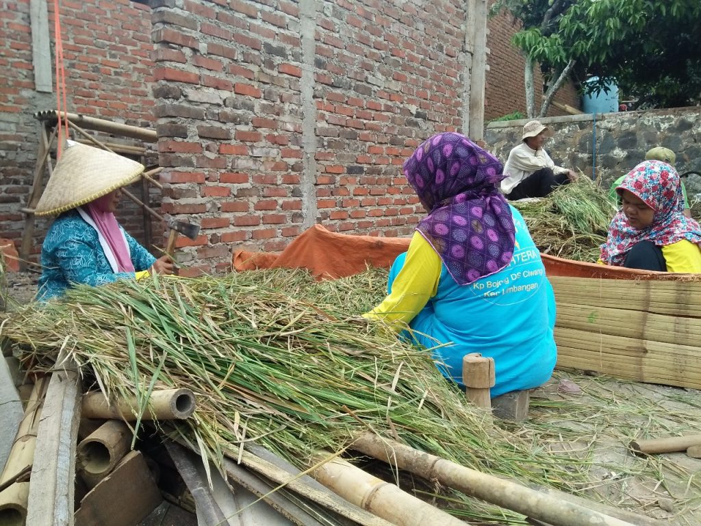 pupuk, organik, lumbung, desa, ciwangi
