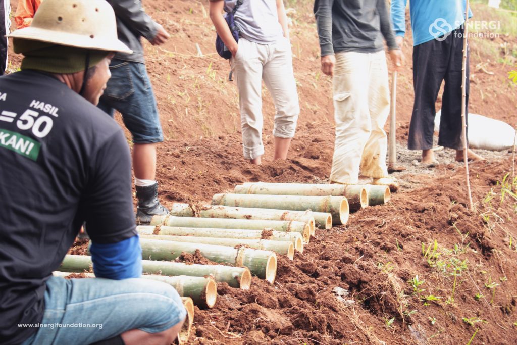bambu, lumbung desa, selaawi