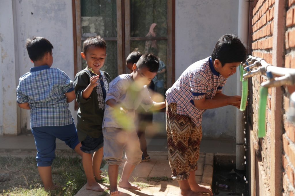 the santri, wakaf sumur, air