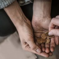sedekah, sedekah kecil, Donasi Zakat di Jabar, zakat, sedekah, infak, subuh, keutamaan sedekah