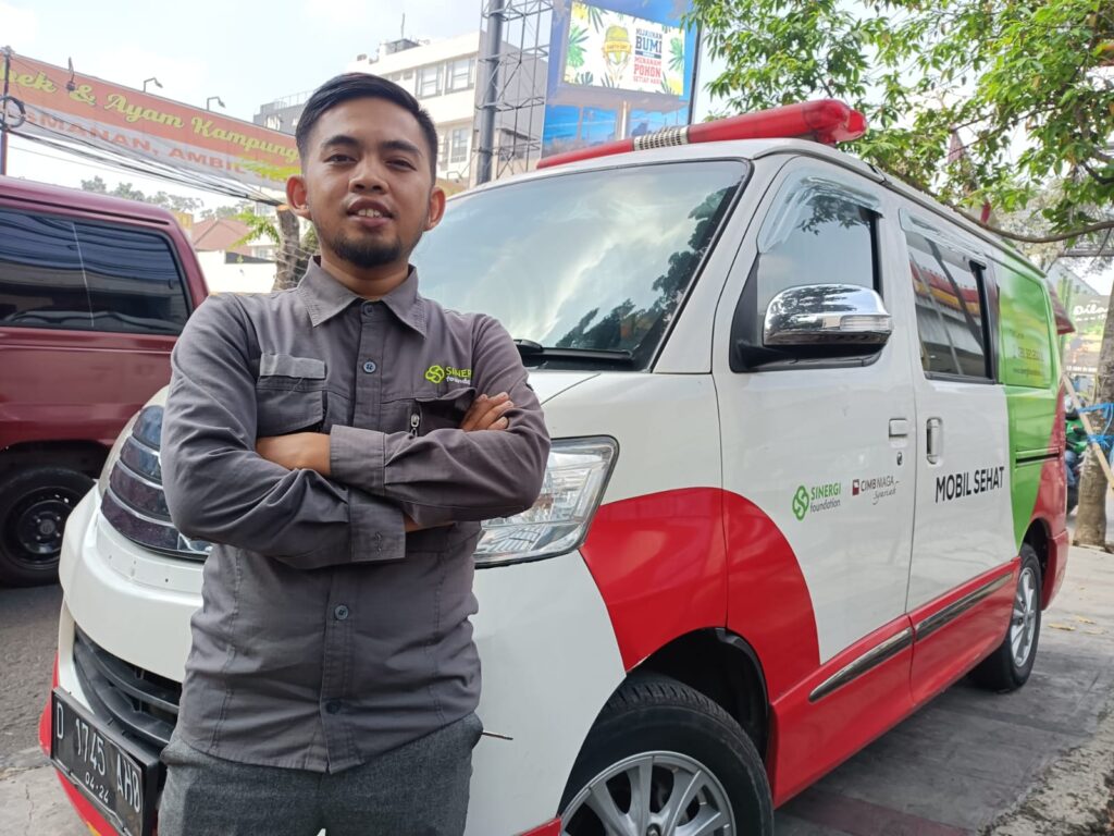 Iyan Suryana: Dari Sapuan Sapu ke Roda Ambulans untuk Berkidmat pada Umat
